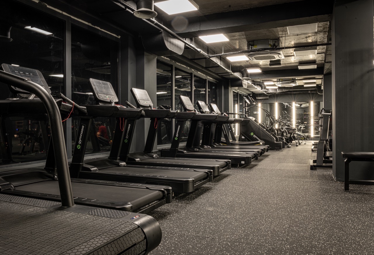Athlete weight room for judo and grappling preparation